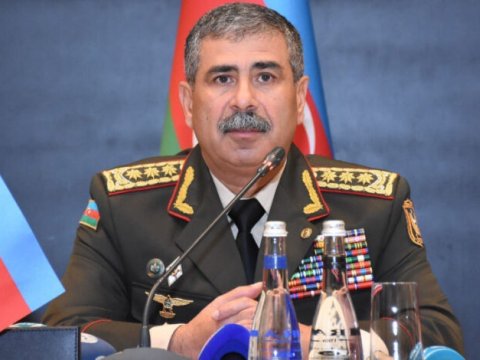 Zakir Həsənov Ordunun şəxsi heyətini təbrik edib