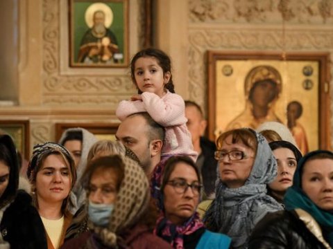 Bakıdakı katoliklər Milad bayramını necə qeyd edirlər...