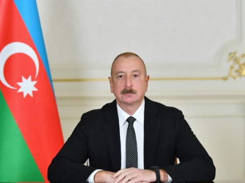 İlham Əliyev həmkarını təbrik etdi