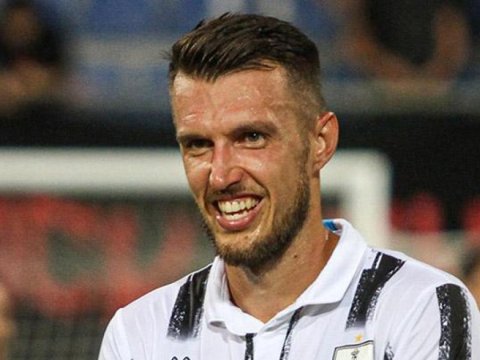 "Neftçi" legioner futbolçu ilə yollarını ayırdı