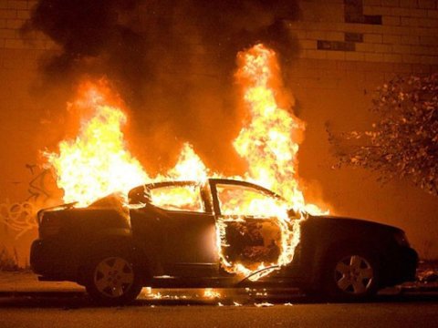 Bakıda "Toyota" yandı