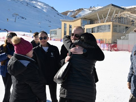 Prezidentin “Şahdağ”da istirahətə gələnlərlə səmimi FOTOLARI