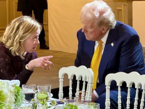 Tramp&nbsp;İtaliyanın Baş naziri ilə GÖRÜŞDÜ