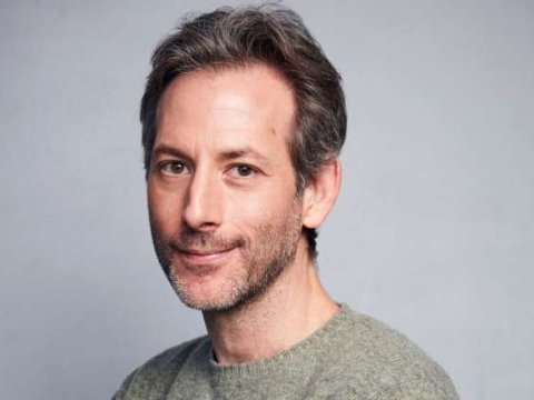 Məşhur rejissor evində ÖLÜ TAPILDI