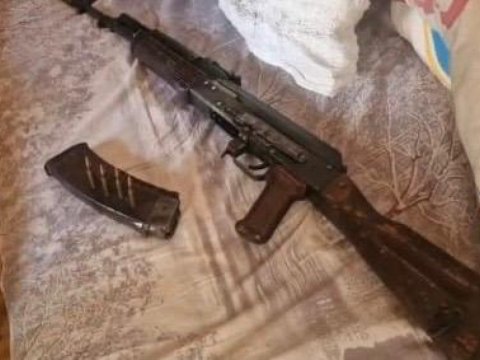 Samux sakinindən "Kalaşnikov" götürüldü