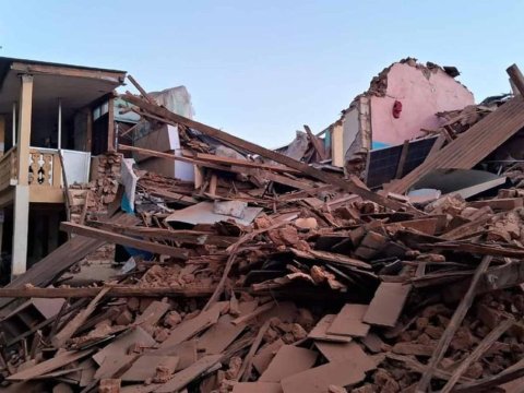 Nepalda dağıdıcı ZƏLZƏLƏ