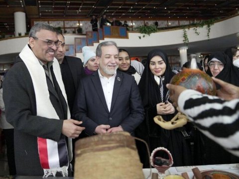 Nazirin özündən 32 yaş kiçik xanımı müzakirələrə səbəb oldu - FOTO