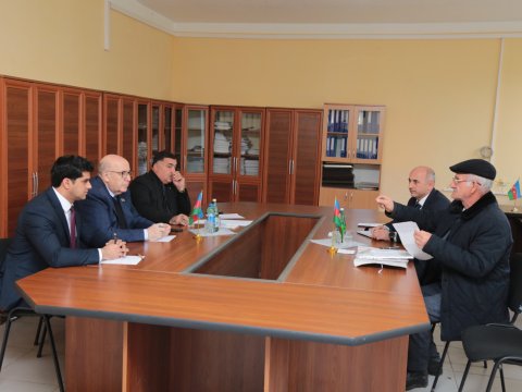 Əhliman Əmiraslanov Sabirabadda seçicilərini qəbul edib