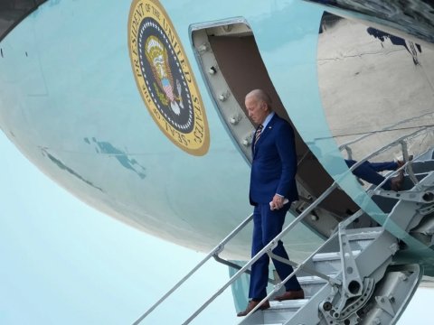 Bayden İtaliya səfərini ləğv etdi