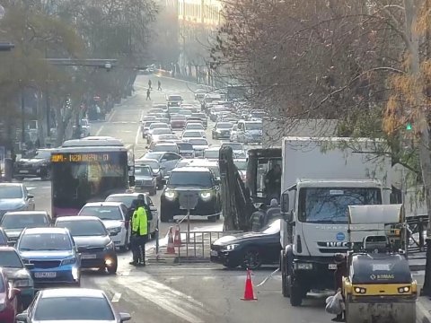 Bu küçədə təmirə görə TIXAC var