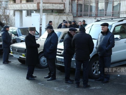 Vüqar Həşimovun atası ilə vida mərasimi keçirilir