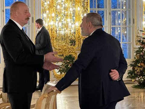 Erməni deputat təşvişdə: "Azərbaycanın bütün tələblərini qəbul etməliyik"