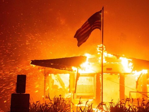 ABŞ-də güclü yanğın: Azərbaycanlılar Bakıya qayıtmağa məcbur oldular - ÖZƏL
