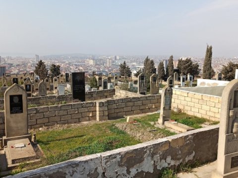 Azərbaycanda qəbiristanlıqdan OĞURLUQ