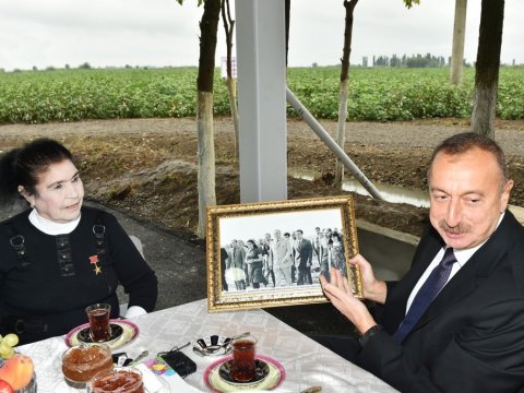 Bələdiyyə seçkilərində ən yaşlı qadın namizəd məşhur pambıqçı imiş - FOTO