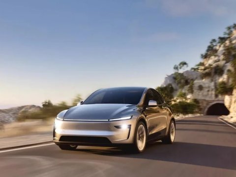 "Tesla" yeni avtomobilini təqdim etdi - FOTO