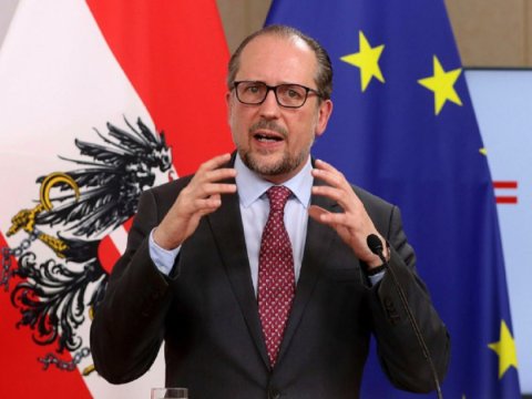 Kanslerin səlahiyyətlərini o icra edəcək