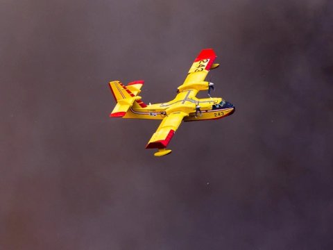 Yanğını söndürmək üçün gələn təyyarə qəzaya uğradı - ANBAAN GÖRÜNTÜLƏR