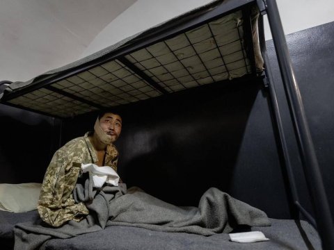 Ukrayna koreyalı hərbçiləri əsir götürdü - FOTO