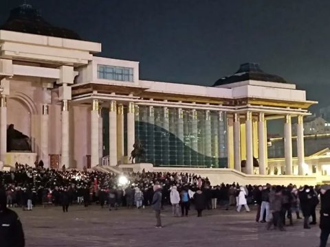 Bu ölkədə kütləvi nümayişlər BAŞLADI