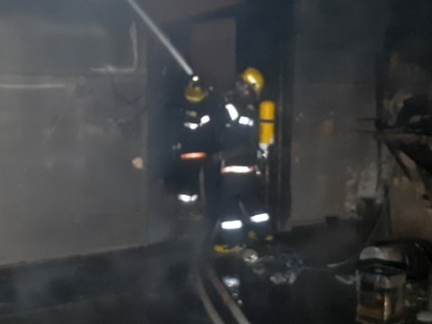 Gəncədə sex yandı - Hadisə yerindən GÖRÜNTÜLƏR