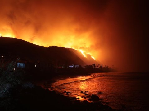 Dəhşətli yanğında&nbsp;16&nbsp;nəfər&nbsp;ÖLDÜ