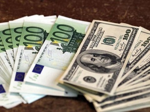Dollar avroya bərabərləşməyə yaxınlaşır
