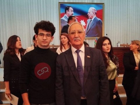 Ən gənc namizəd tələbədir: cəmi 18 yaşı var - FOTO