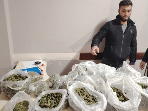 Qanunsuz odlu silah saxlayan narkotacir tutuldu - VİDEO