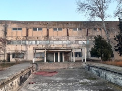 Təmirsiz vəziyyətdə olan məktəb binası - FOTOLAR