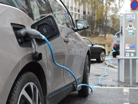 Elektromobil doldurucuları üçün icazə&nbsp;tələb olunmayacaq