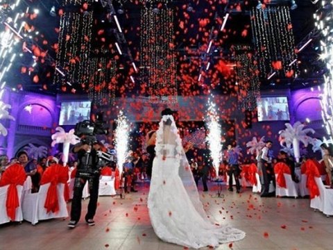 Gənclərə "toy tutan" toylarımız: Yüz milyonlar DÖVR EDİR...