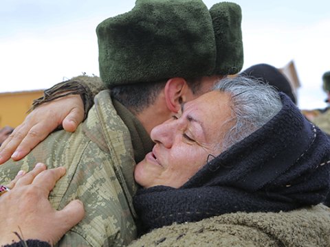 Gənc əsgərlərlə görüş DAYANDIRILIDI