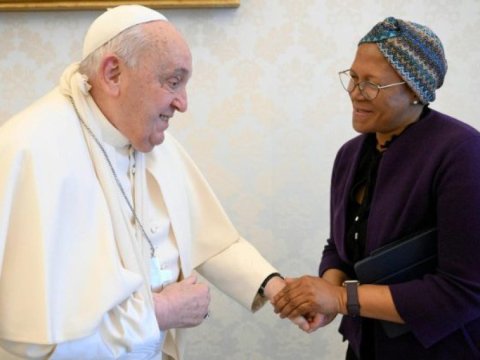 Papa yıxılaraq qolundan ZƏDƏLƏNDİ