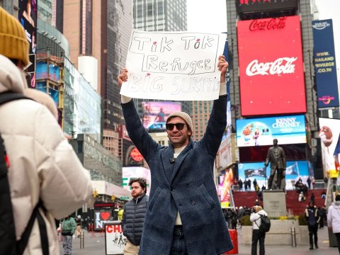 ABŞ "TikTok"u qadağan edir: əhali başqa Çin proqramına keçir