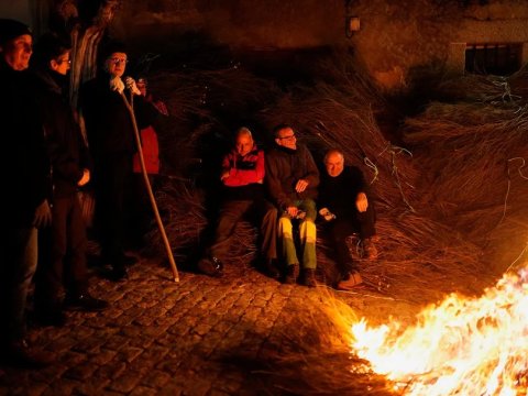 İspaniyada "ağırlığım, uğurluğum odlara" - FOTOLAR