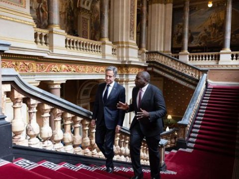 Blinken britaniyalı həmkarı ilə Yaxın Şərqdəki vəziyyəti müzakirə etdi