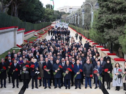 Diplomatik korpus nümayəndələri Şəhidlər xiyabanında