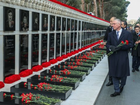 Britaniya səfiri şəhidlər xiyabanında