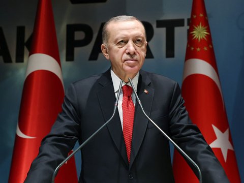 Ərdoğan komandasını gəncləşdirəcək - Hakim partiyadan AÇIQLAMA