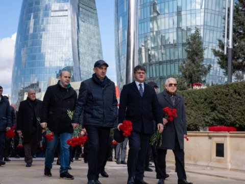 ETSN kollektivi Şəhidlər xiyabanını ziyarət etdi&nbsp;- FOTOLAR