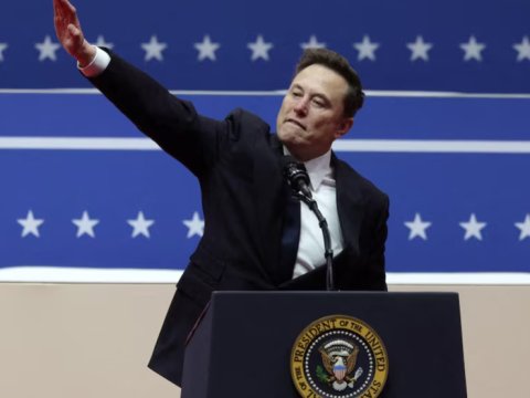 Maskın əl&nbsp;hərəkəti qalmaqala səbəb oldu