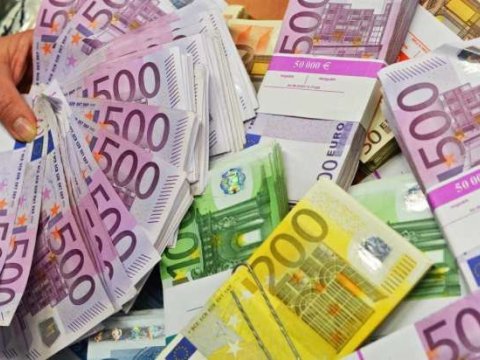 Günün valyuta məzənnələri - Rubl və avro bahalaşdı, dollar isə...&nbsp;