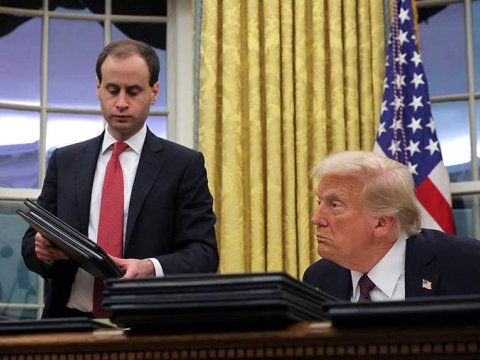 Tramp ABŞ-nin xarici ölkələrə yardımını DAYANDIRDI