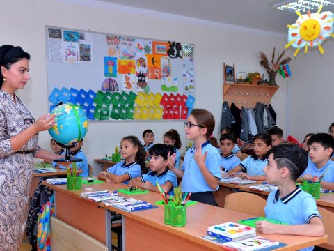 Baş nazir məktəblərlə bağlı vacib qərar imzaladı