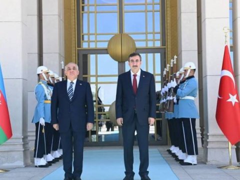 Əli Əsədov Cevdet Yılmaza başsağlığı verdi