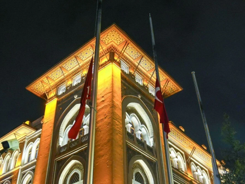 Türkiyədə bayraqlar yarıya endirildi - FOTO