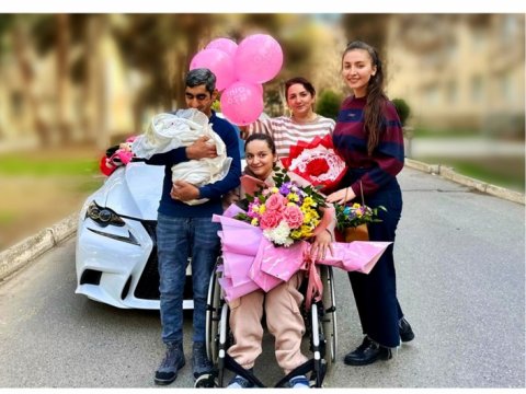 Serebral iflic olan qadın ana oldu - FOTO