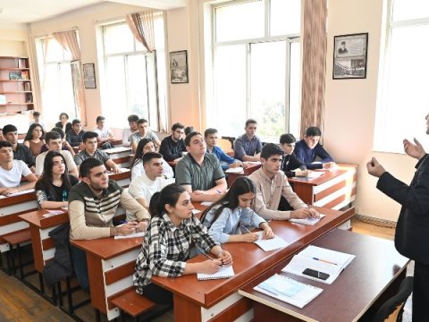 Azərbaycanda tələbələrin neçə faizi təqaüd alır? -&nbsp;AÇIQLANDI
