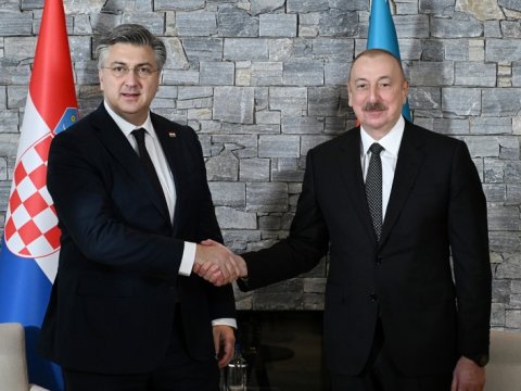 İlham Əliyev Baş naziri Azərbaycana dəvət etdi